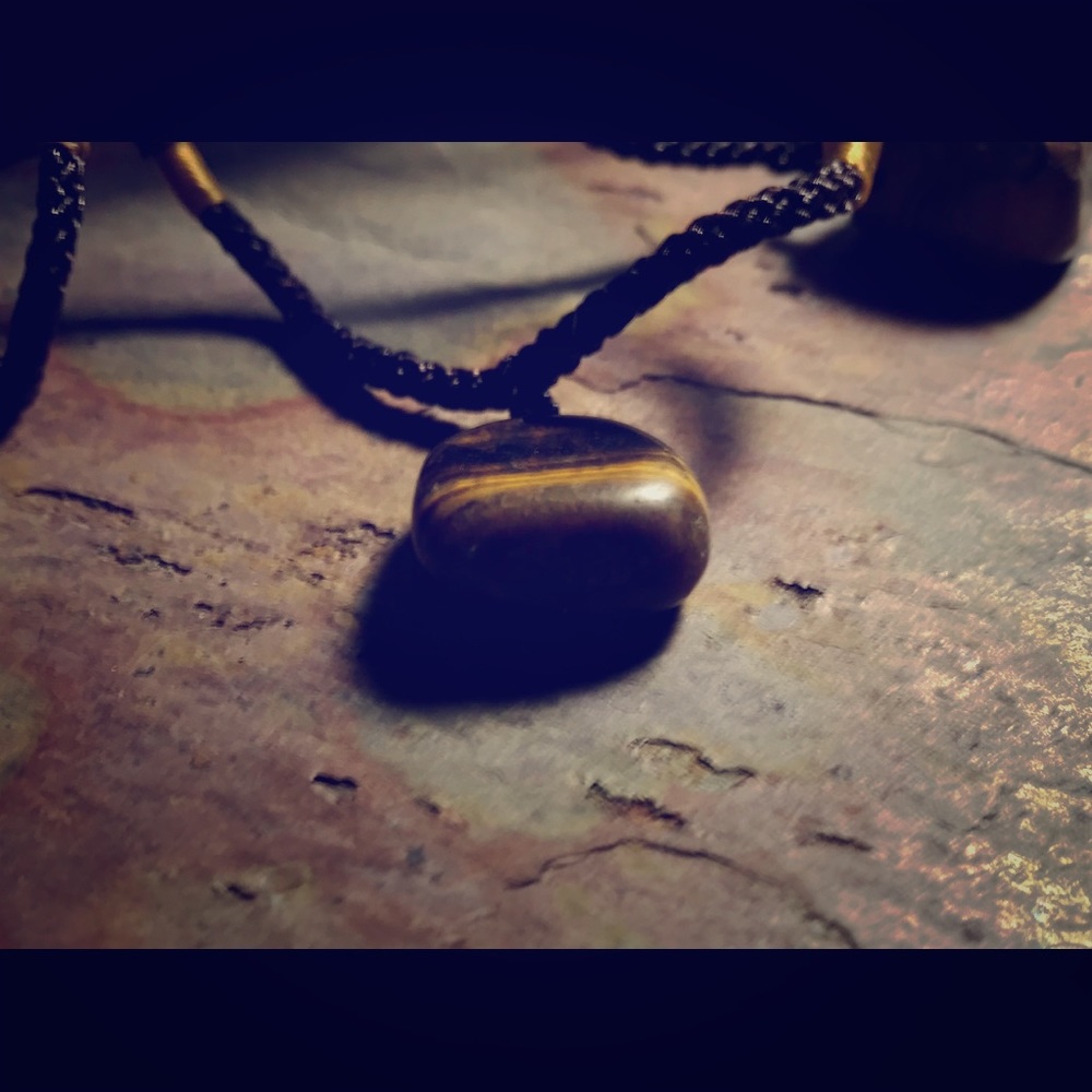 Tiger’s Eye Unisex Pendant W/Gifts!